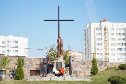 Фото парафия на Девятовке в Гродно Фигура Святой Екатерины Александрийской