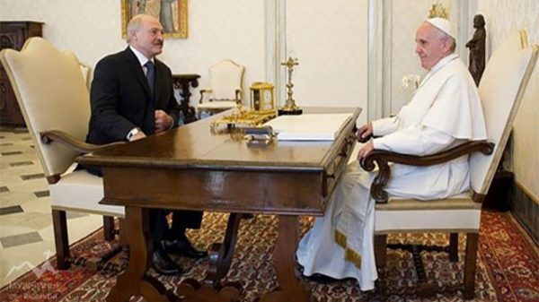 Встреча Лукашенко и Папы Франциска во время второго визита президента Беларуси в Ватикан